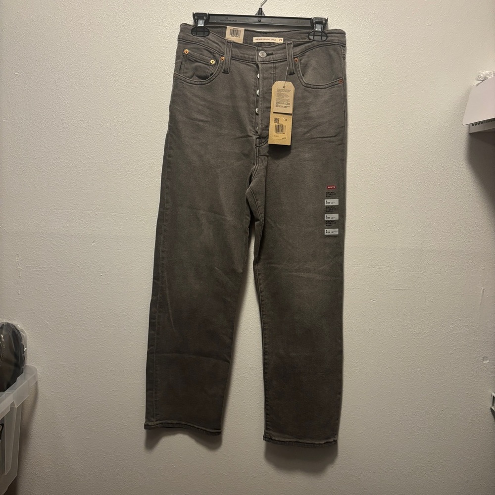 NWT Levi’s Ribcage Straight Ankle size 29X27